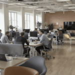 d&eacute;couvrez comment les bureaux flexibles et le coworking r&eacute;volutionnent l'espace de travail, offrant aux entreprises modernes flexibilit&eacute;, collaboration et productivit&eacute; optimis&eacute;e.
