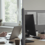 d&eacute;couvrez les avantages et inconv&eacute;nients de l'entrepreneuriat et du salariat pour choisir la voie qui garantit le meilleur avenir professionnel et personnel.