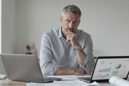 découvrez comment optimiser votre patrimoine immobilier d'entreprise tout en réduisant l'impact de la fiscalité grâce à des stratégies efficaces et adaptées.