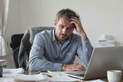 d&eacute;couvrez les principales causes du stress au travail et apprenez des strat&eacute;gies efficaces pour mieux le g&eacute;rer au quotidien, am&eacute;liorer votre bien-&ecirc;tre et votre productivit&eacute;.